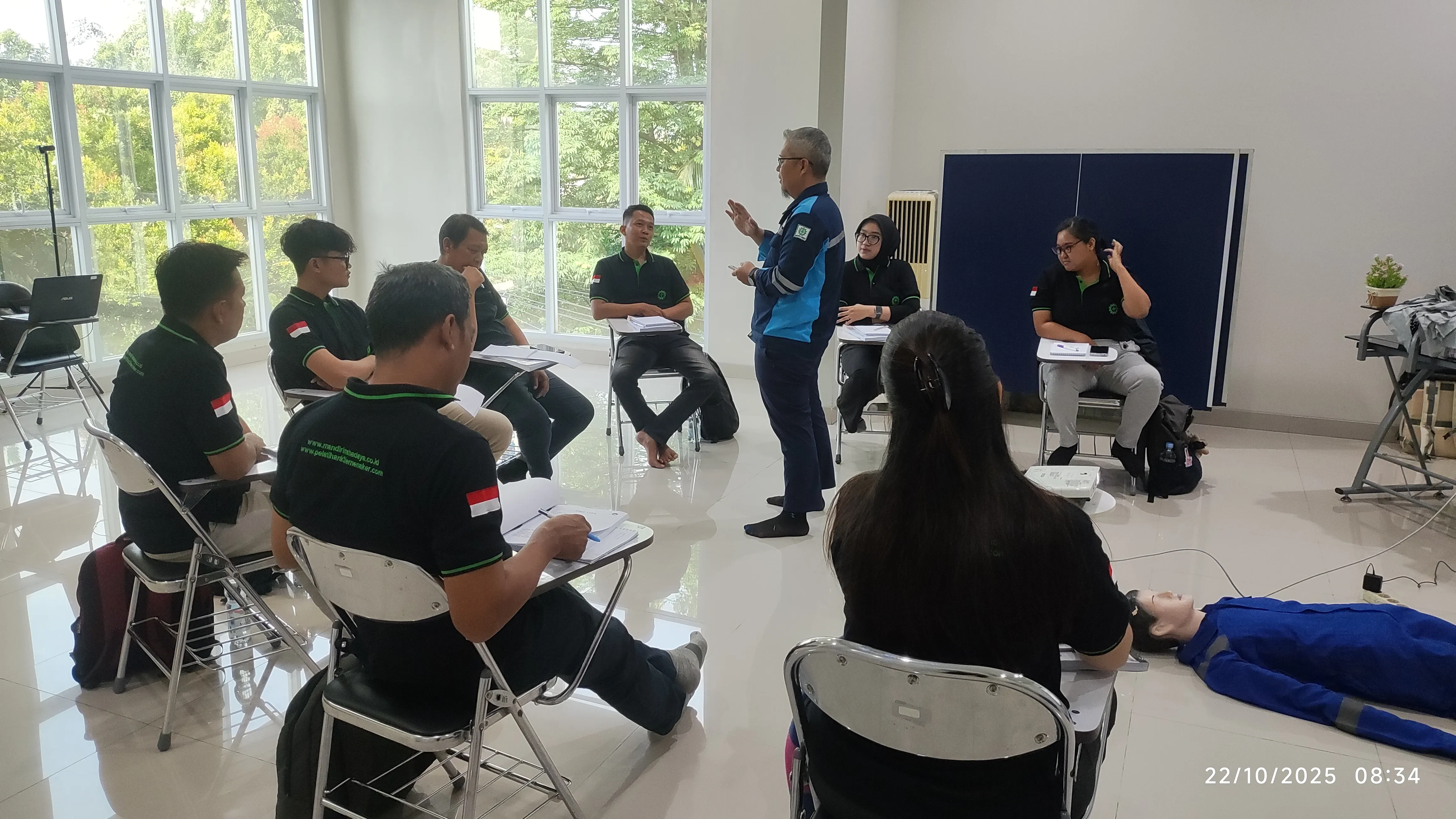 Sesi Penjelasan Teori AK3U